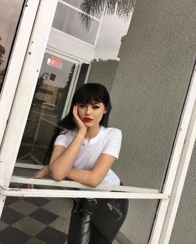 Chân ngắn, eo to mà muốn chụp ảnh amp;#34;thả thính, lừa tìnhamp;#34; hãy thử 8 kiểu tạo dáng này - 7