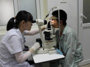 Tin tức - Cháu bé 11 tuổi suýt vỡ giác mạc khi xem các bạn chơi đùa ở trường học