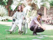 Làng sao - Trương Thế Vinh đổ máu, khóc như mưa khi thấy Hương Tràm tình tứ bên trai lạ