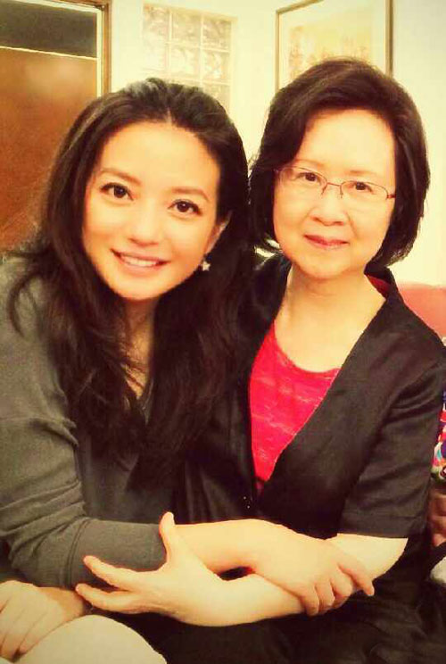 Ngôi sao 24/7: Mẹ đẻ amp;#34;Hoàn Châu Cách Cáchamp;#34; viết tâm thư dặn các con lo hậu sự - 1