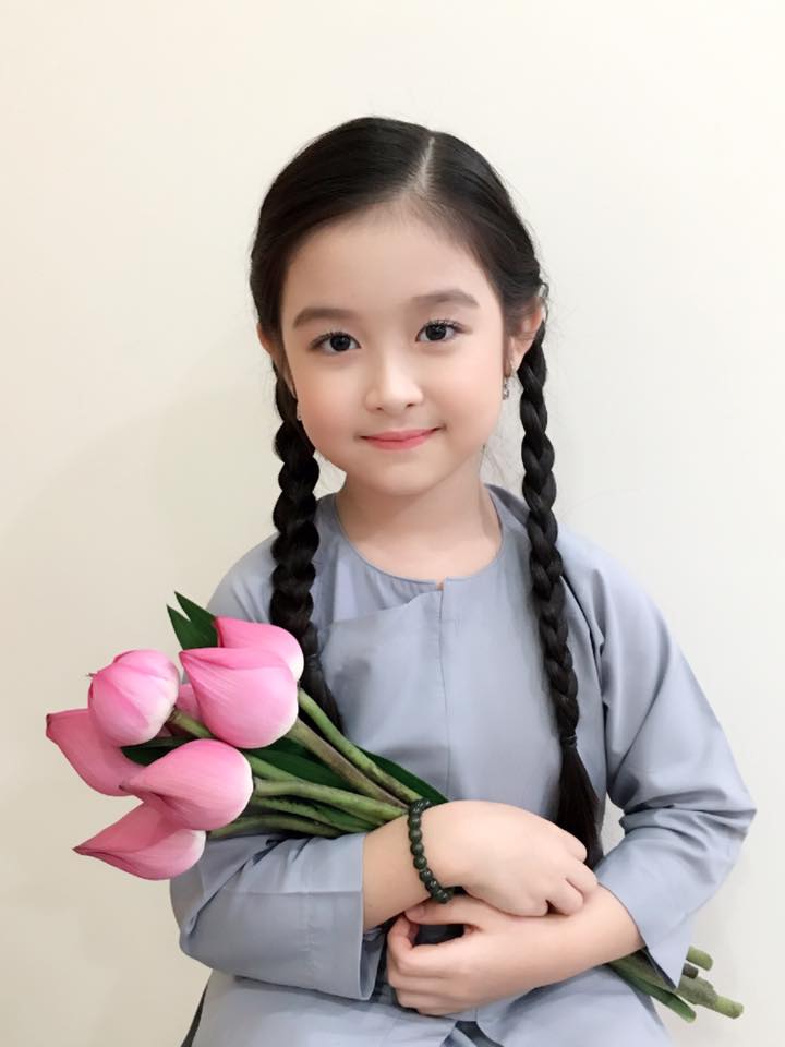 Tiểu mỹ nhân đẹp nhất Việt Nam lại khiến fan ngây ngất khi mặc áo bà ba - 3