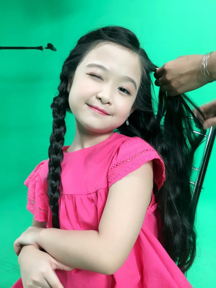 Tiểu mỹ nhân đẹp nhất Việt Nam lại khiến fan ngây ngất khi mặc áo bà ba - 8