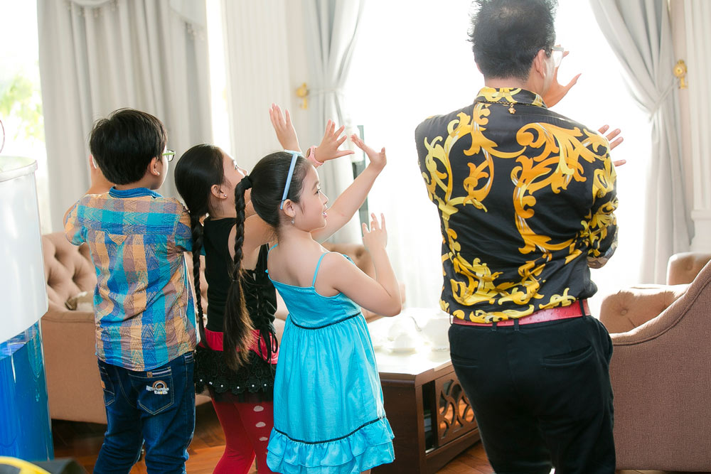 Tiểu mỹ nhân đẹp nhất Việt Nam lại khiến fan ngây ngất khi mặc áo bà ba - 9