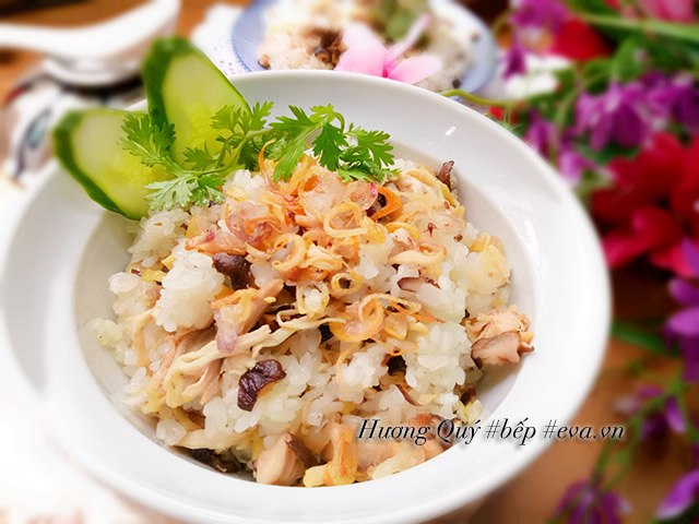 Xôi gà nấm hương dẻo thơm đón ngày mới