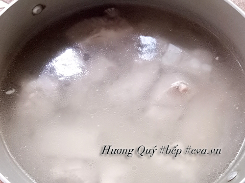 Bữa sáng nóng hổi với bún sườn chua dọc mùng - 3