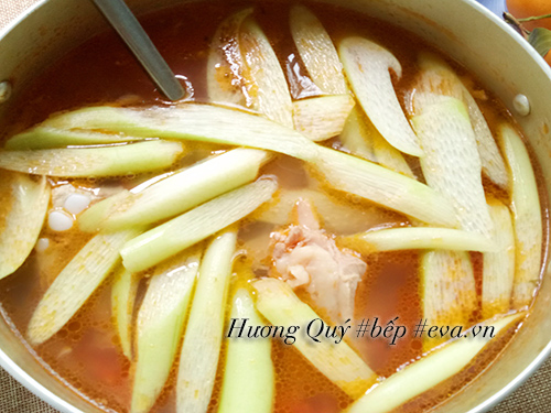 Bữa sáng nóng hổi với bún sườn chua dọc mùng - 5