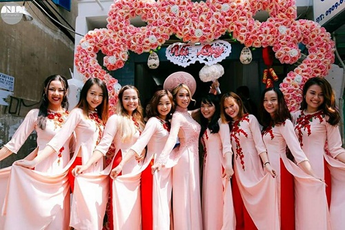 Khánh Thi - Phan Hiển nhí nhảnh đưa Kubi đi đám cưới cặp đôi amp;#34;Thử thách cùng bước nhảyamp;#34; - 13