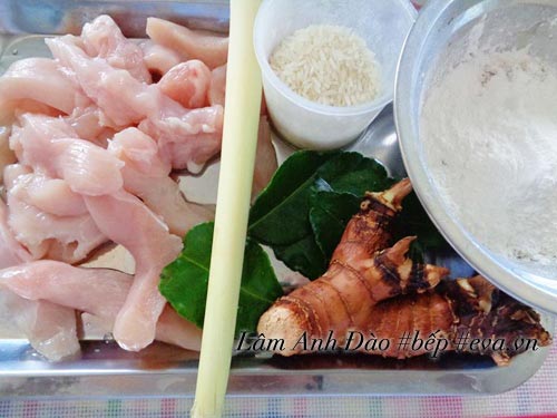 Thịt gà chiên giòn xóc gạo rang thơm bùi, lạ miệng - 1