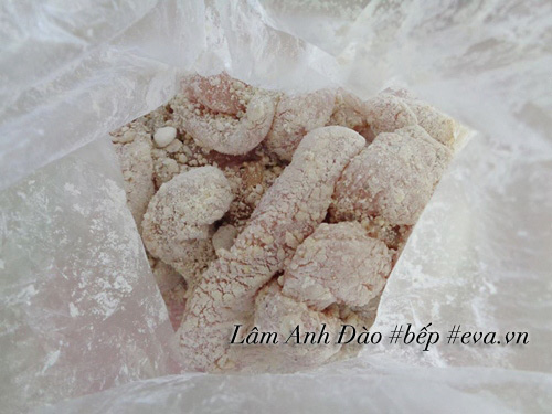 Thịt gà chiên giòn xóc gạo rang thơm bùi, lạ miệng - 3