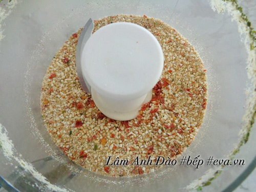 Thịt gà chiên giòn xóc gạo rang thơm bùi, lạ miệng - 5