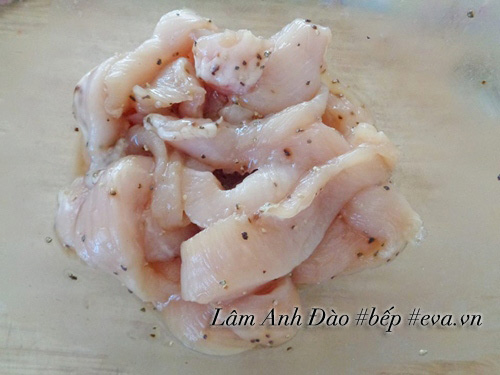 Thịt gà chiên giòn xóc gạo rang thơm bùi, lạ miệng - 2