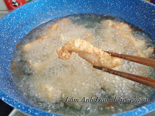 Thịt gà chiên giòn xóc gạo rang thơm bùi, lạ miệng - 6