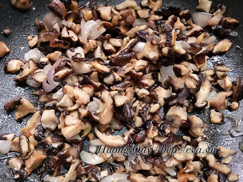 Xôi gà nấm hương dẻo thơm đón ngày mới - 7