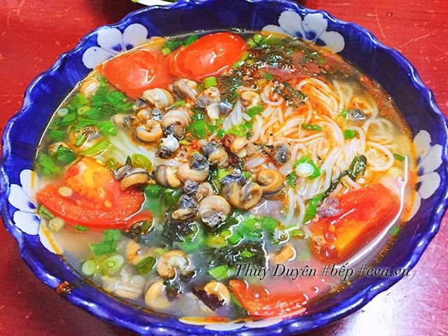 Cách nấu bún ốc vô cùng đơn giản mà ngon bất ngờ