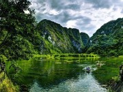 Du lịch - Chẳng cần đi đâu xa, ở ngay Việt Nam cũng có nơi non nước hữu tình, đẹp không tả xiết