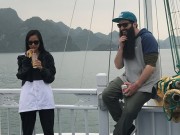 Xem & Đọc - Suboi bất ngờ gặp gỡ đạo diễn phim "Kong" tại Vịnh Hạ Long