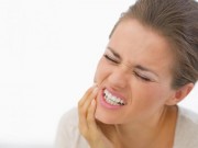 Sức khỏe - Dùng mẹo nhỏ này, bạn sẽ khỏi chảy máu chân răng tức khắc