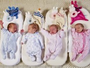 Bà bầu - Cặp đôi đồng tính nữ cùng sinh 4 đứa con trong một ngày