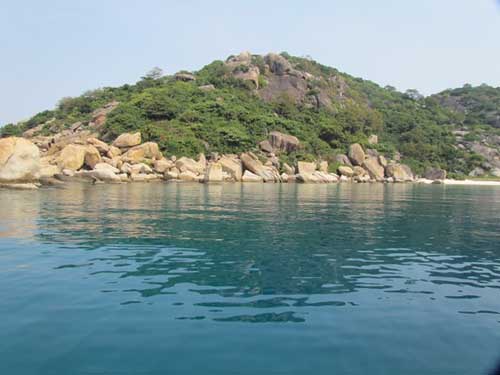 Hè này, đến Bình Ba ăn tôm hùm amp;#34;ngập mồmamp;#34;, tắm biển hoang sơ nơi nhiều người còn chưa biết đến - 6