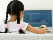 Eva tám - Đau khổ vì con dần trở nên tự kỉ chỉ vì bà nội nghiện xem tivi