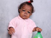 Tin tức - 21 tuổi chỉ cao 58cm, chàng trai tý hon được dân làng tôn thờ như vị thần