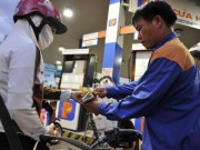 Mua sắm - Giá cả - Giá xăng giảm lần thứ hai từ đầu năm, mức giảm gấp 10 lần kỳ trước