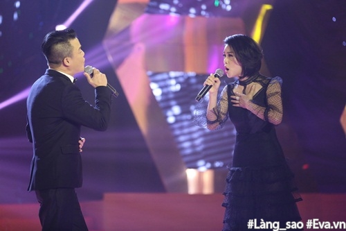 Thu Phương ôm chặt anh ruột trên sân khấu trong màn song ca tình tứ - 3