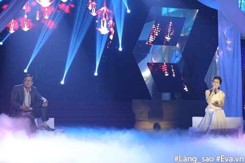 Thu Phương ôm chặt anh ruột trên sân khấu trong màn song ca tình tứ - 11