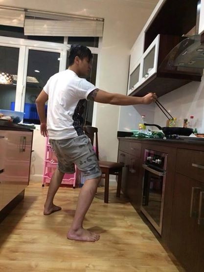 Chết cười với những màn amp;#39;trổ tàiamp;#39; vào bếp bá đạo của phái mạnh - 8