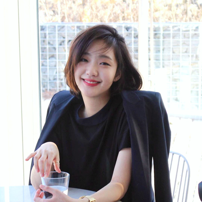 Bị chê là nữ chính xấu xí, Kim Go Eun gây bất ngờ vì ảnh hậu trường quá đẹp - 3