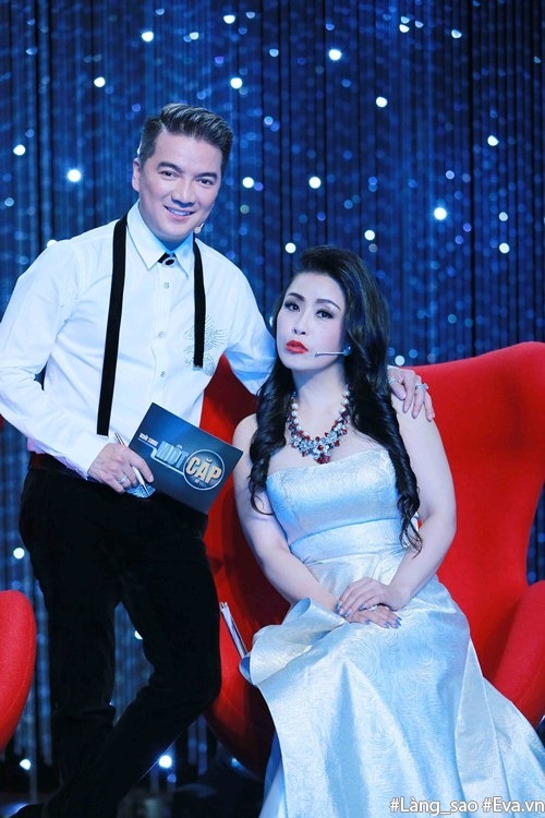 amp;#34;Gái 3 conamp;#34; Hồng Ngọc bất ngờ về nước mừng sinh nhật Thanh Hà - 13