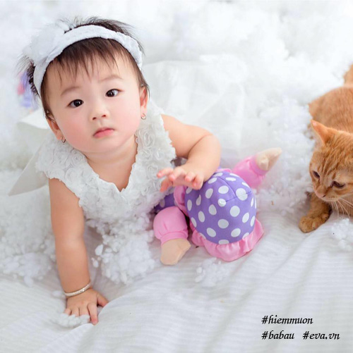 Mang thai đôi: Mẹ nghén từ ngày cấn thai đến khi lên bàn đẻ, 5 tháng giảm 5kg - 6