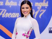 Làng sao - Nguyễn Thị Thành ngại ngùng đi sự kiện sau ồn ào bị thu hồi danh hiệu