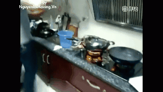 Chết cười với những màn amp;#39;trổ tàiamp;#39; vào bếp bá đạo của phái mạnh - 11