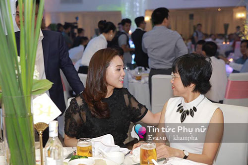 Người yêu Công Lý ân cần hỏi han Thảo Vân trong đám cưới MC Thành Trung - 13