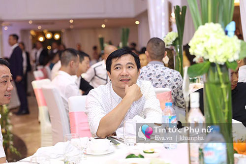 Người yêu Công Lý ân cần hỏi han Thảo Vân trong đám cưới MC Thành Trung - 1