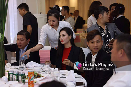 Người yêu Công Lý ân cần hỏi han Thảo Vân trong đám cưới MC Thành Trung - 3