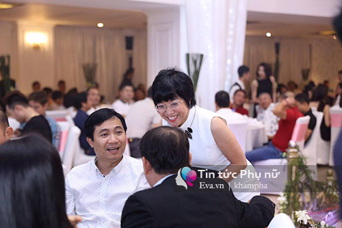 Người yêu Công Lý ân cần hỏi han Thảo Vân trong đám cưới MC Thành Trung - 8