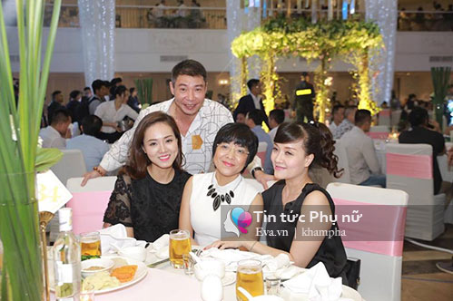 Người yêu Công Lý ân cần hỏi han Thảo Vân trong đám cưới MC Thành Trung - 12