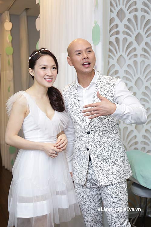 Con gái Phan Đinh Tùng xinh như công chúa, thích thú tập đánh trống trong sự kiện - 4
