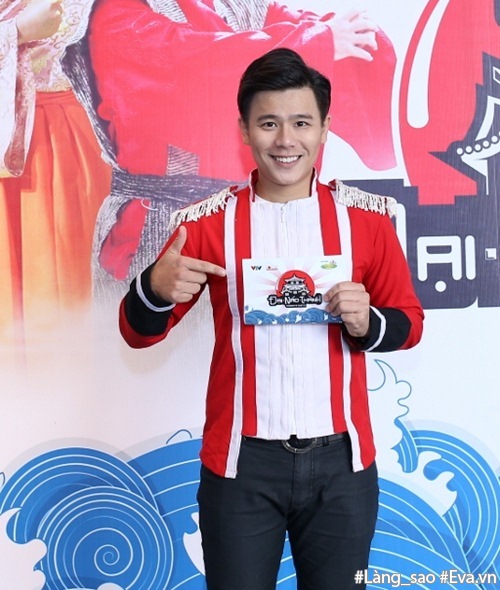 Diễm My 9x e ấp ôm Trương Thế Vinh tại sự kiện - 13