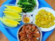 Bếp Eva - Những bữa ăn góp 8-10 nghìn đồng để 'thổi cơm chung' của sinh viên vừa ngon vừa rẻ