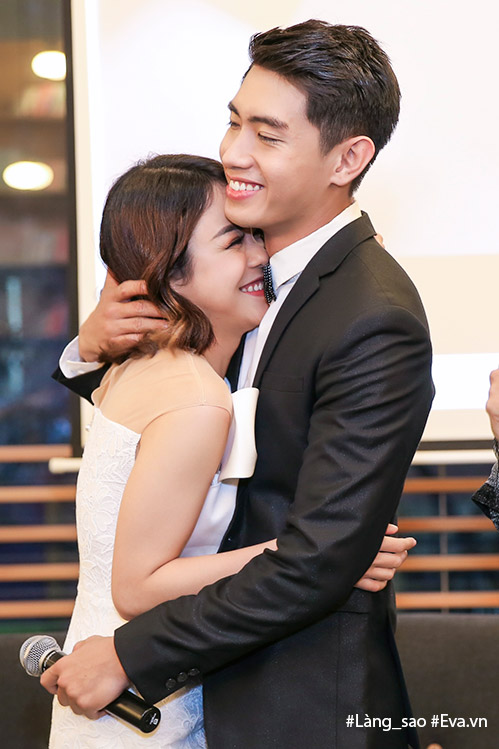 Tình tứ chưa đủ, Quang Đăng bất ngờ bế bổng Thái Trinh khiến ai nấy đều bất ngờ - 8