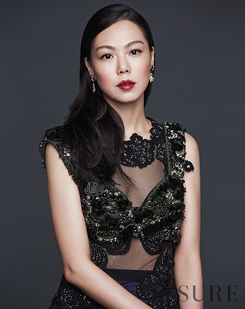 Bê bối cặp kè với đạo diễn đáng tuổi chú, Kim Min Hee không có váy đi tiệc - 4