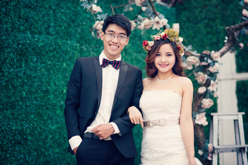 Cặp đôi gây sốt với bộ ảnh cưới tự chụp giá 0 đồng - 10