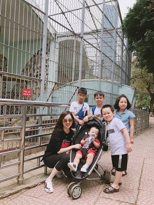 Mẹ con Ly Kute ấm áp, vui tươi bên nhau trong sinh nhật bé tròn 1 tuổi - 2