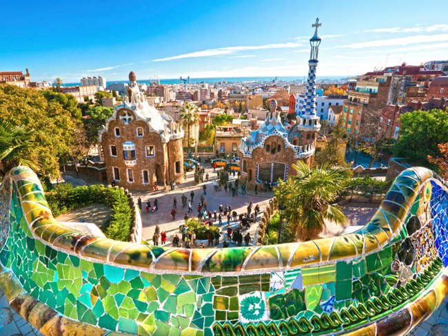 12. Barcelona, Tây Ban Nha: 8.2 triệu lượt khách trong năm 2016.
