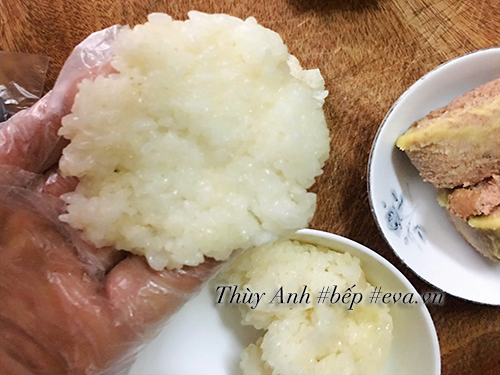 Gợi ý bữa sáng tuyệt ngon với xôi bọc pate chiên - 2