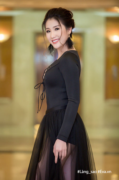 Hiếu Nguyễn điển trai như nam thần, nổi bật bên 2 Á hậu amp;#34;kín tiếngamp;#34; Bảo Như, Lâm Thùy Anh - 4