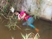 Tin tức - Tưởng thiếu nữ bị chết đuối dưới mương, cảnh sát ào đến giải cứu thì thấy sự thật bất ngờ